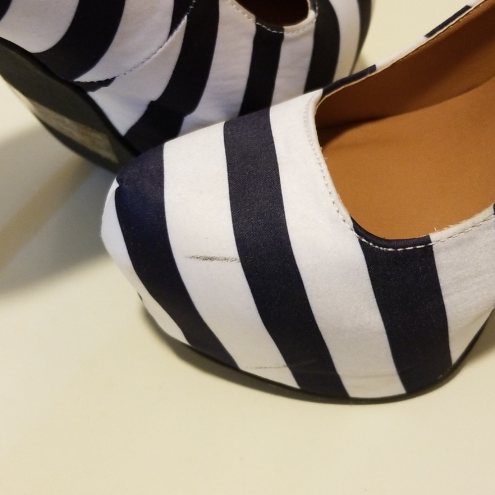 Heels - Picture 2 of 5